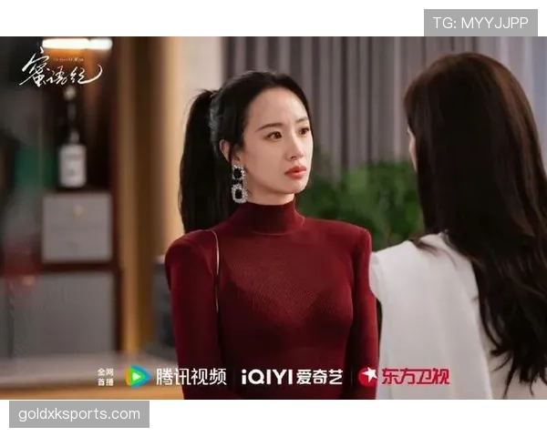 李梦训练完随手买矿泉水,掏出那只手链的气场把收银小姐吓懵了 李梦训练完随手买矿泉水,掏出那只手链的气场把收银小姐吓懵了