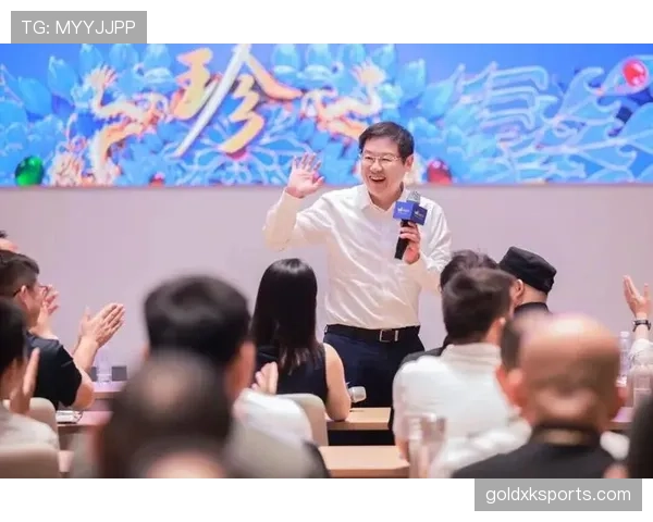 要是把吴向东当明星看，随便晒个衣橱就能把我三年存款打包走